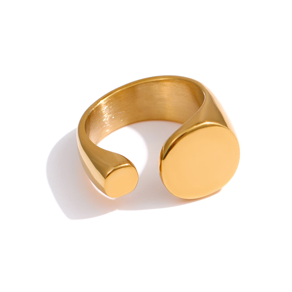 Timeless Geometric Ring