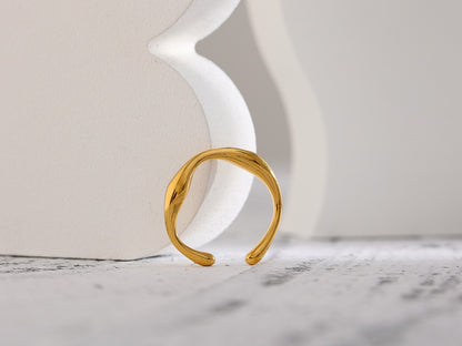 Minimalist Geometric Ring