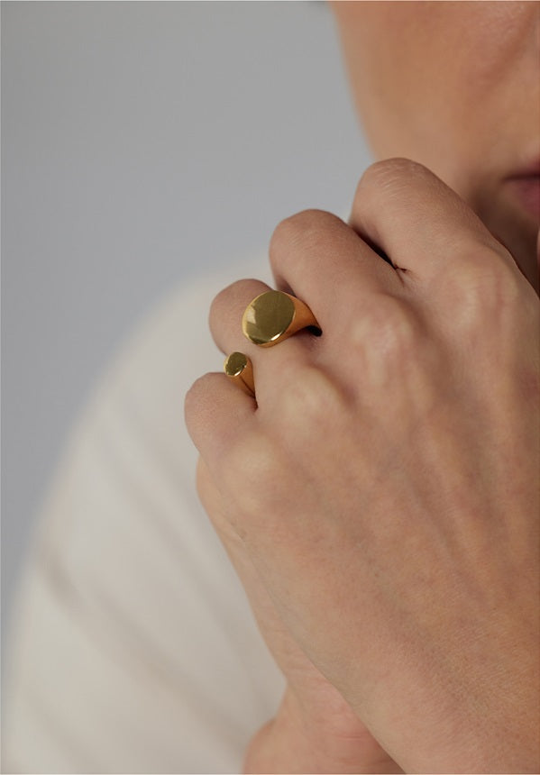 Timeless Geometric Ring