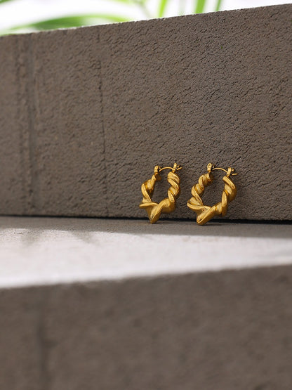 Asymetria Twisted Hoop Earrings