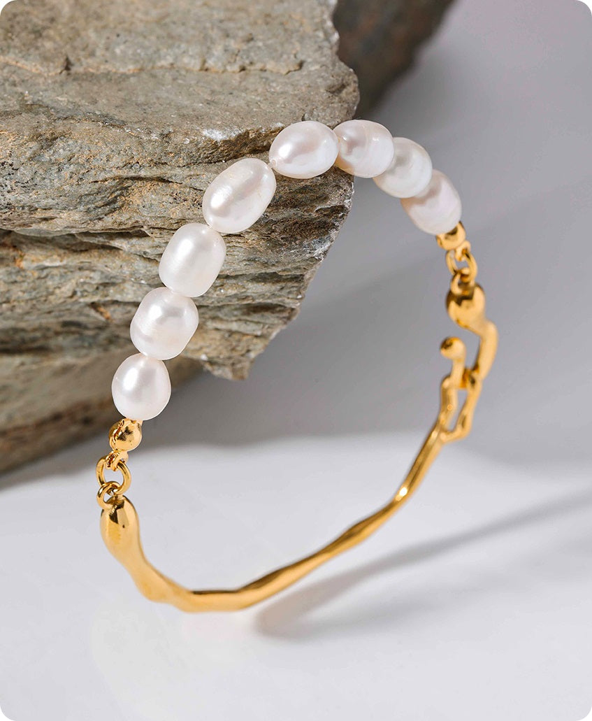 Purity Pearls Bracelet